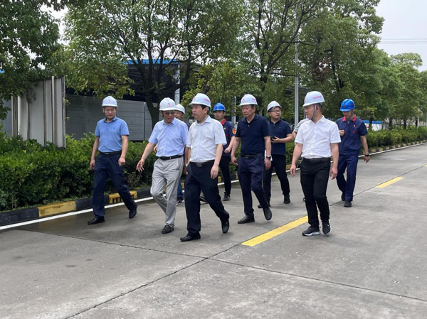 市副市長(zhǎng)汪發(fā)進(jìn)到建材公司調(diào)研