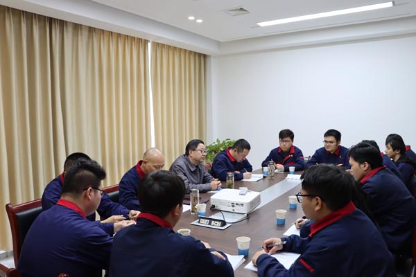 公司黨委書記到電控設備廠調研 公司黨委書記到電控設備廠調研