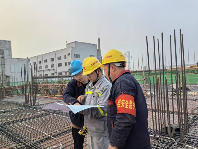 金冠陽極泥項目提前完成熔煉二層 框架混凝土澆筑 金冠陽極泥項目提前完成熔煉二層 框架混凝土澆筑